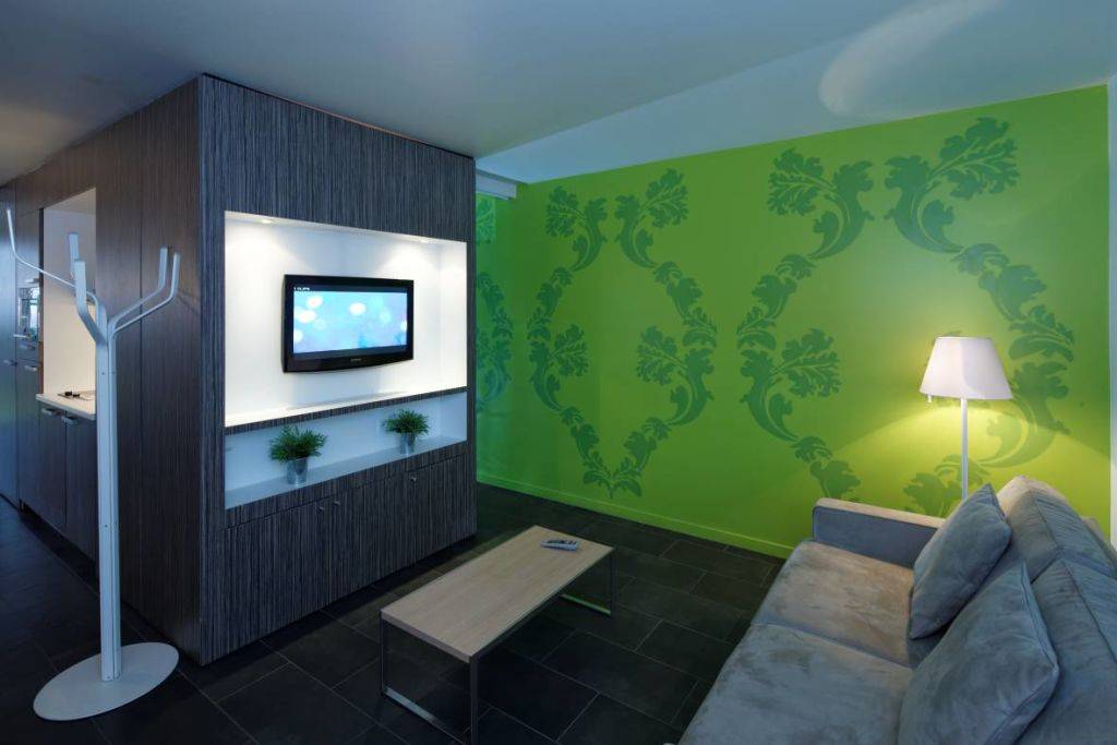 Stunning 1-bedroom apartment in Cergy – UBK-371300