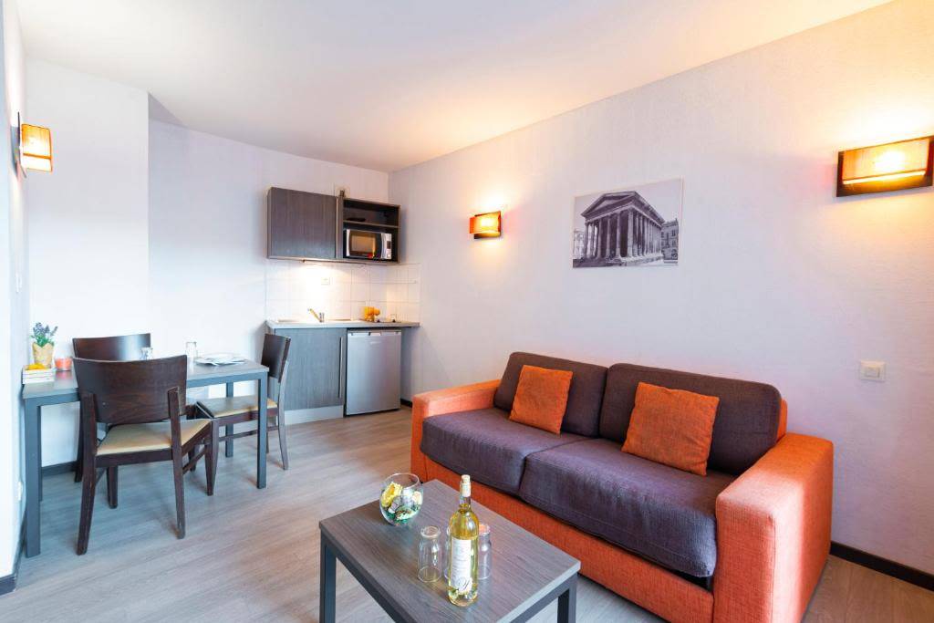 Charming 1bedroom apartment in Nîmes – UBK-938041