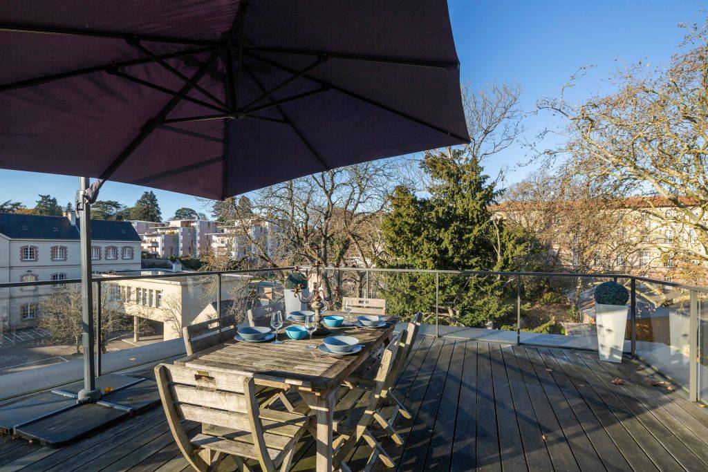 Westwood Rooftop – UBK-943190