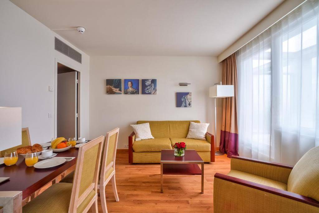 Modern one bedroom apartment near Airport – UBK-747748