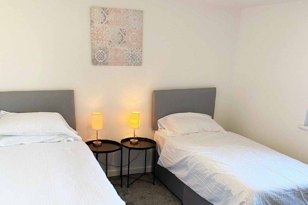 Stunning 1 Bedroom Apartment (Flat 4) – UBK-569240