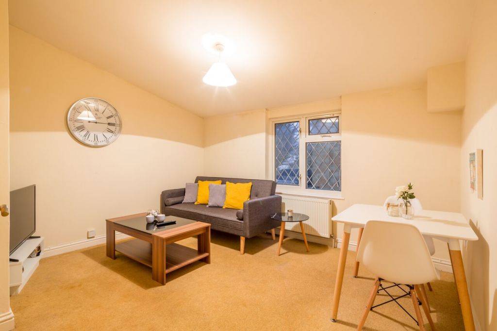 Cosy 1BR Apartment in Stevenage – UBK-361284