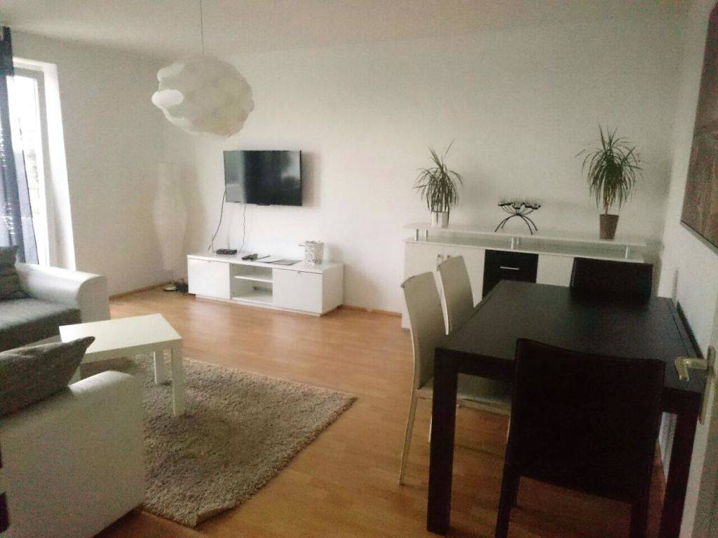 Bright 2 room apartment – UBK-409016