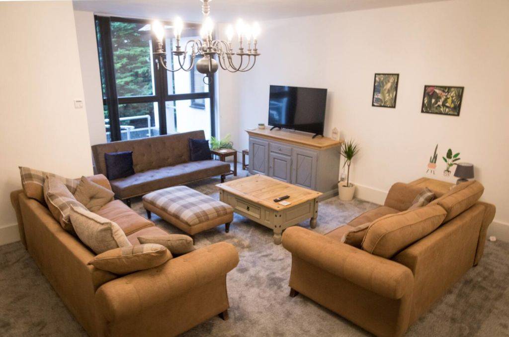 Ground Floor 2 bedroom apartment with garden in Thorncliffe – UBK-885289